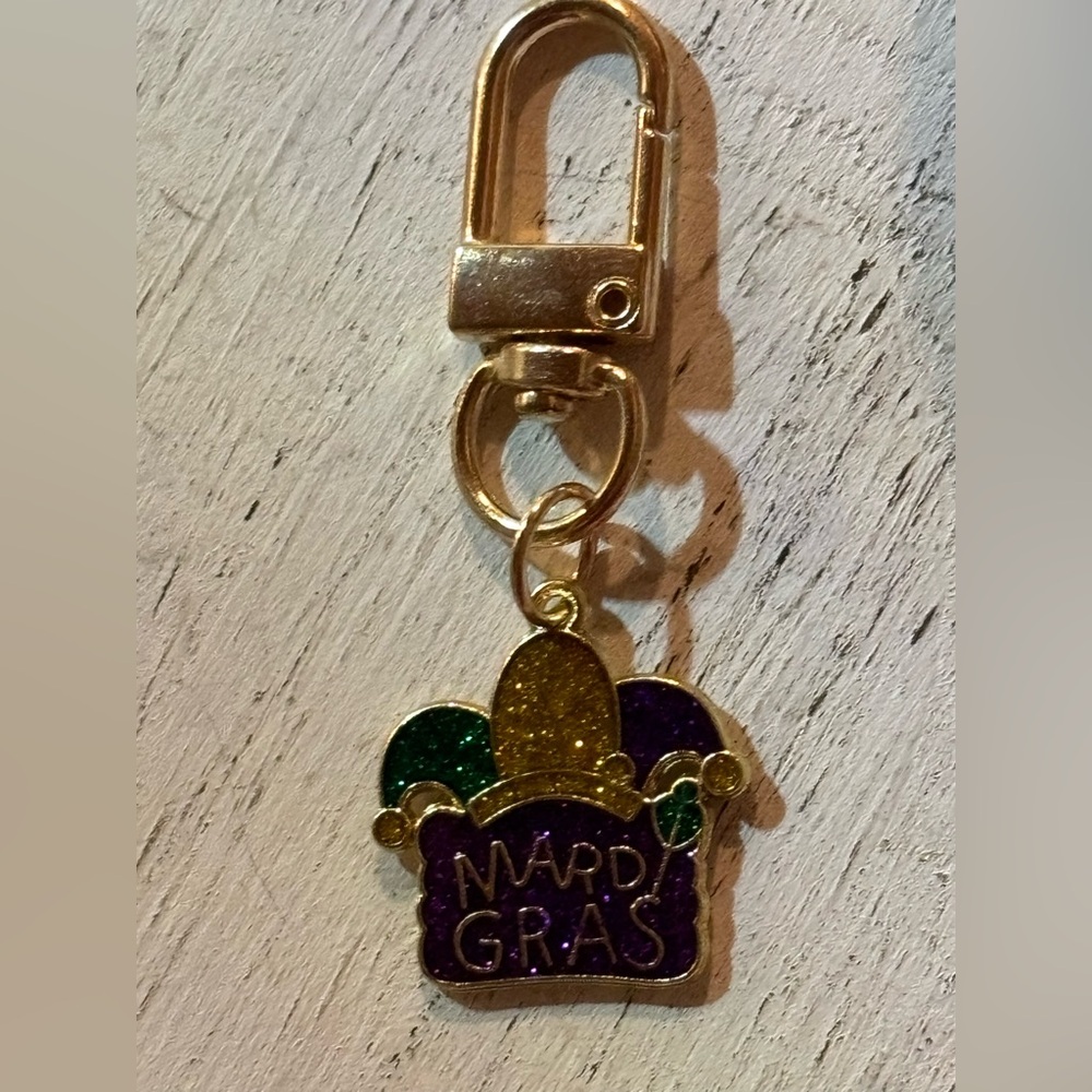 ๐๐๐ Mardi Gras Themed Keychain /Bag Charm with Purple, Green, and Gold Accents - Picture 5 of 6